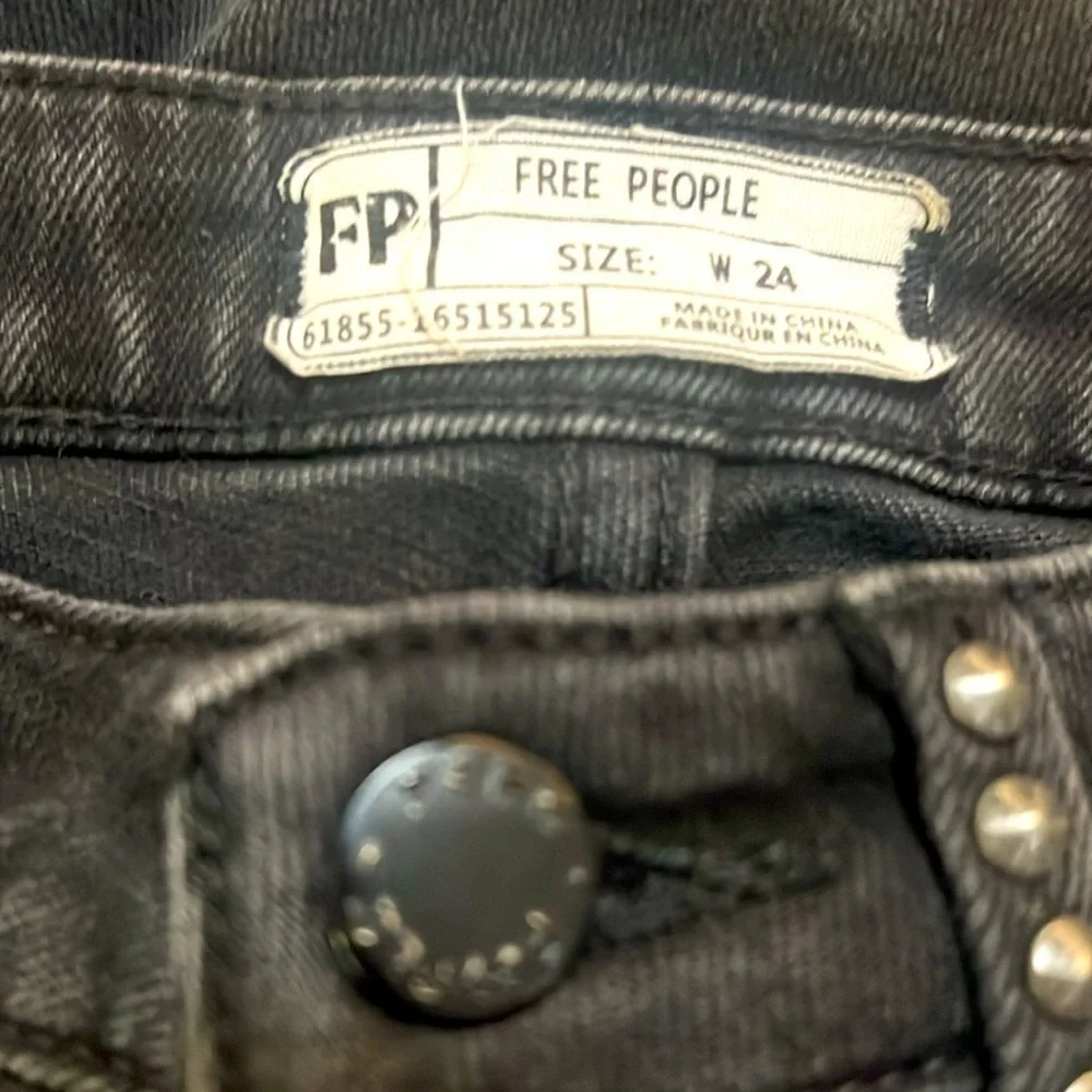 Free People Black Distressed Skinny Jeans 👖